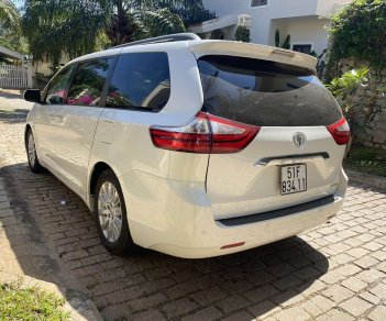 Toyota Sienna 2017 - Màu trắng