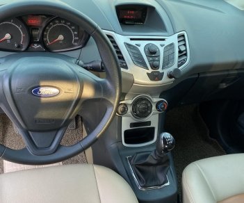 Ford Fiesta 2011 - Xe bản đủ số sàn