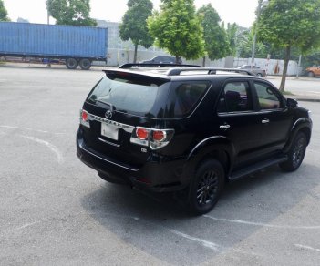 Toyota Fortuner 2016 - Màu đen, giá 698tr