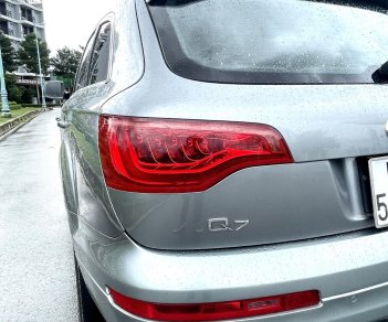 Audi Q7 2008 - Máy 3.6 nhập Đức, màu xám xanh đẹp loại Slier full, xe vào rất nhiều đồ chơi trùm mền ít đi