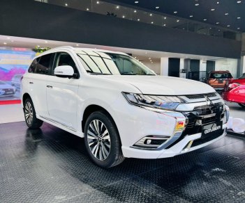 Mitsubishi Stavic 2022 - Giảm giá lên tới 40 triệu, tặng camera 360, phiếu nhiên liệu giá trị, giao xe ngay