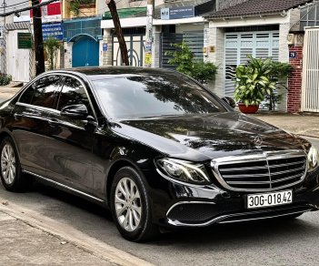 Mercedes-Benz E200 2018 - Biển Hà Nội sang tên không mất tiền biển