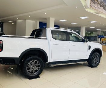 Ford Ranger 2022 - Đủ màu, giao xe cho KH tháng 10 - Đặt sớm để nhận ưu đãi tốt nhất - Hỗ trợ lăn bánh A-Z