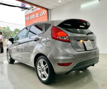 Ford Fiesta 2013 - 4 vỏ còn theo xe