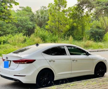 Hyundai Elantra 2016 - Xe màu trắng 