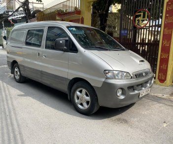 Hyundai Starex 2004 - Xe máy dầu 6 chỗ 800kg