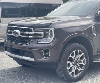 Ford Everest 2022 - Sẵn màu nâu, giao tháng 10, giá siêu tốt, full gói PK, liên hệ đặt sớm giữ xe - Ưu tiên trả thẳng