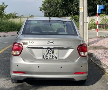 Hyundai Grand i10 2015 - Màu bạc số sàn