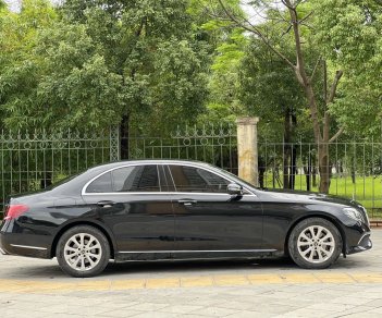 Mercedes-Benz 2017 - Xe đen, nội thất nâu