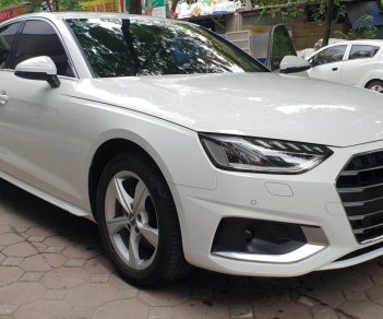 Audi A4 2021 - Xe màu trắng