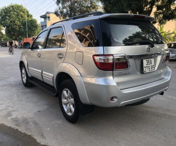 Toyota Fortuner 2009 - Màu bạc