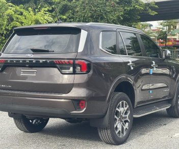 Ford Everest 2022 - Sẵn màu nâu, giao tháng 10, giá siêu tốt, full gói PK, liên hệ đặt sớm giữ xe - Ưu tiên trả thẳng