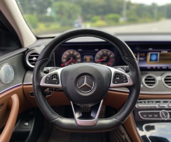 Mercedes-Benz E300 2017 - Màu đen, ghế nâu, siêu đẹp