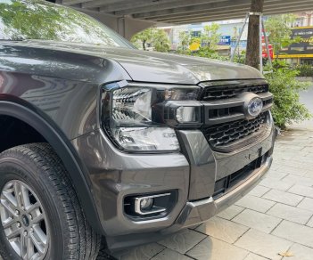 Ford Ranger 2022 - Màu ghi xám, giá tốt nhất, đặt sớm - Có xe giao ngay. Ưu đãi gói phụ kiện chính hãng - Hỗ trợ 189 tr lăn bánh