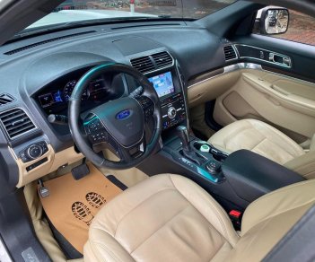 Ford Explorer 2016 - Xe màu trắng, xe nhập