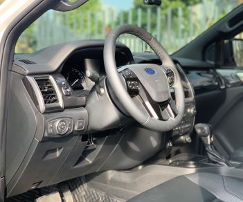 Ford Everest 2021 - Màu trắng, nhập khẩu chính chủ