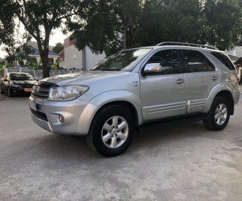 Toyota Fortuner 2009 - Màu bạc