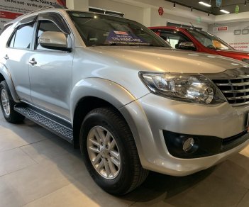 Toyota Fortuner 2012 - Màu bạc