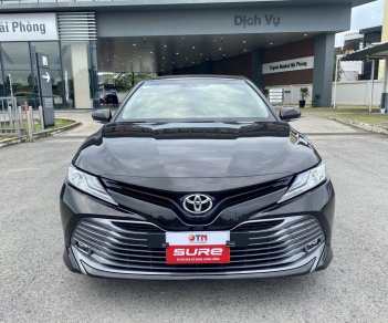 Toyota Camry 2020 - Nhập khẩu, đen ánh tím