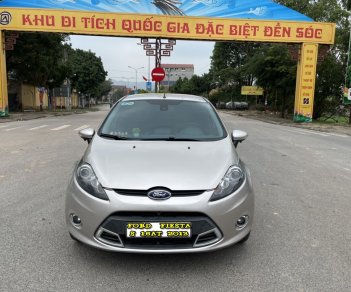 Ford Fiesta 2013 - Số tự động, nội thất kem, 1 chủ thiếu tá huyện Sóc Sơn mua đi từ mới cứng. Mới quá thể luôn