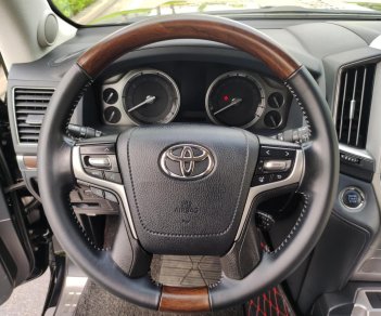 Toyota Land Cruiser 2019 - Tên công ty xuất hoá đơn cao