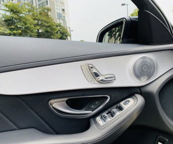 Mercedes-Benz C300 2018 - Màu đen