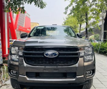 Ford Ranger 2022 - Màu ghi xám, giá tốt nhất, đặt sớm - Có xe giao ngay. Ưu đãi gói phụ kiện chính hãng - Hỗ trợ 189 tr lăn bánh