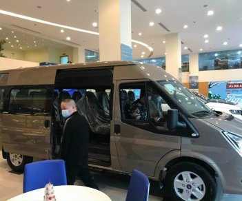 Ford Transit 2022 - Tặng cửa điện chính hãng - Cùng bạn trên mọi nẻo đường