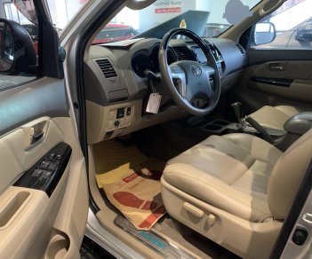 Toyota Fortuner 2012 - Màu bạc