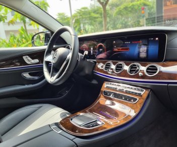 Mercedes-Benz 2022 - Odo 900 km, đen nội thất nâu, siêu lướt chính hãng