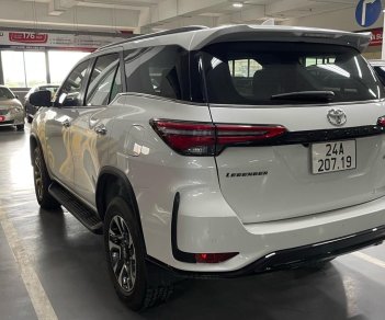 Toyota Fortuner 2022 - Xe chạy 4 nghìn km quá mới