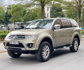 Mitsubishi Pajero Sport 2017 - Cần bán gấp xe đăng ký lần đầu 2017, xe gia đình giá tốt 579tr