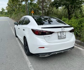 Mazda 3 2019 - Màu trắng, giá chỉ 570 triệu