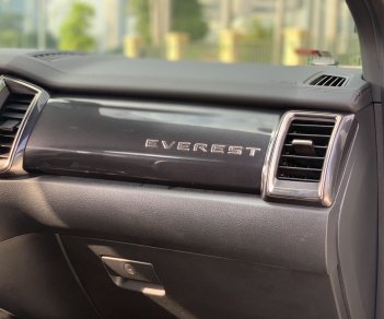 Ford Everest 2021 - Màu trắng, nhập khẩu chính chủ