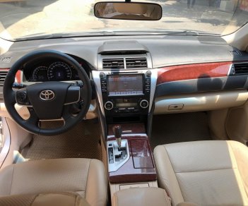 Toyota Camry 2014 - Màu bạc, nhập khẩu