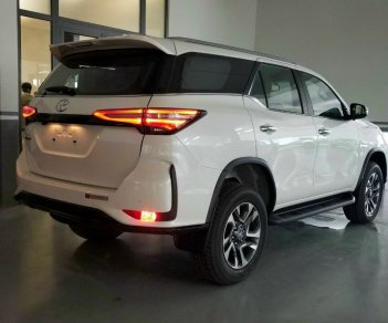 Toyota Fortuner 2022 - Lịch lãm phong cách