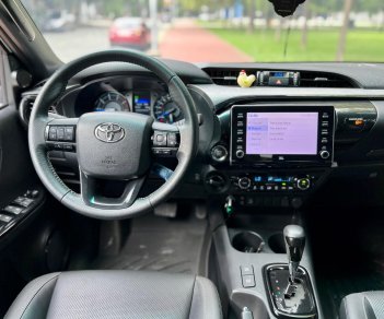 Toyota Hilux 2021 - Xe đăng ký lần đầu 2021, gia đình đi từ đầu, siêu lướt