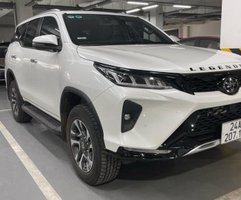 Toyota Fortuner 2022 - Xe chạy 4 nghìn km quá mới