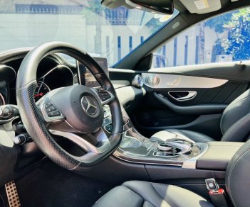 Mercedes-Benz C300 2018 - Xe màu trắng
