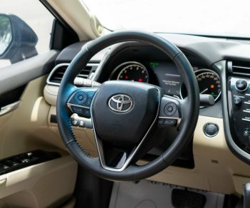 Toyota Camry 2020 - Nhập khẩu giá tốt 1 tỷ 210tr có thương lượng