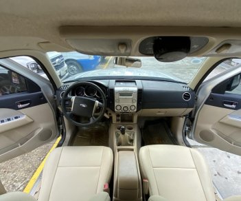 Ford Everest 2009 - Bán xe màu bạc