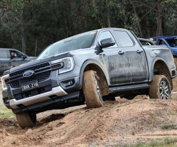 Ford Ranger 2022 - Sẵn xe giao ngay - Giá ưu đãi - Gói phụ kiện - Không bia lạc - Hỗ trợ toàn bộ thủ tục