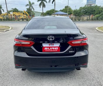 Toyota Camry 2020 - Nhập khẩu, đen ánh tím