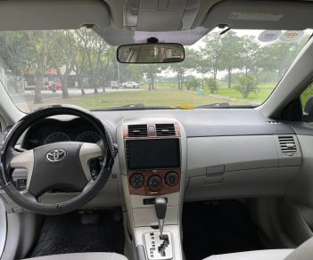 Toyota Corolla 2011 - Màu bạc, nhập khẩu nguyên chiếc