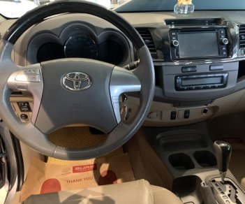 Toyota Fortuner 2012 - Màu bạc