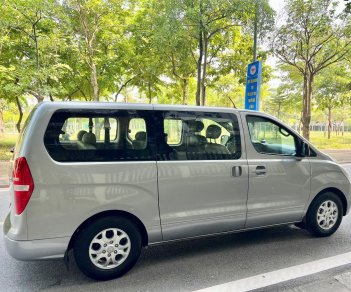 Hyundai Grand Starex 2015 - 2.5 MT máy dầu Diesel 9 chỗ