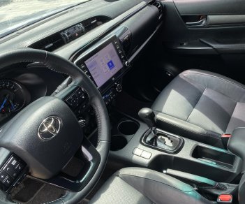 Toyota Hilux 2020 - Xe nhập Thái, full đồ chơi, giảm tiền mặt