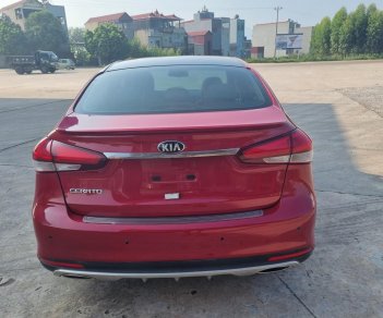 Kia Cerato 2017 - Xe màu đỏ