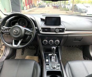 Mazda 3 2017 - Màu vàng cát