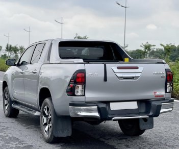 Toyota Hilux 2019 - Màu bạc, nhập khẩu